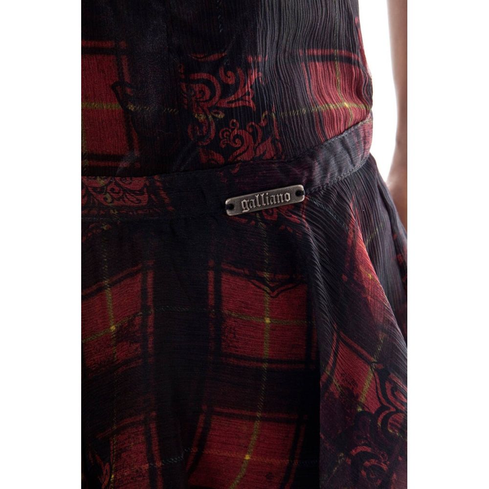 Skirt by John Galliano for women in silk black showcases a sultry silhouette, elegantly defined by its short and the sophisticated sultry design of the Women's Silk Skirt.
