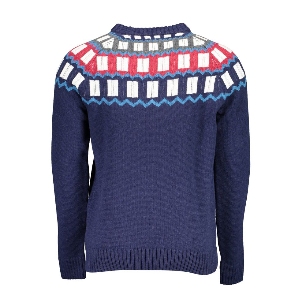 Sweater by Gant for men in wool blue features an tactile silhouette, showcasing a sophisticated and tactile for a refined finish.