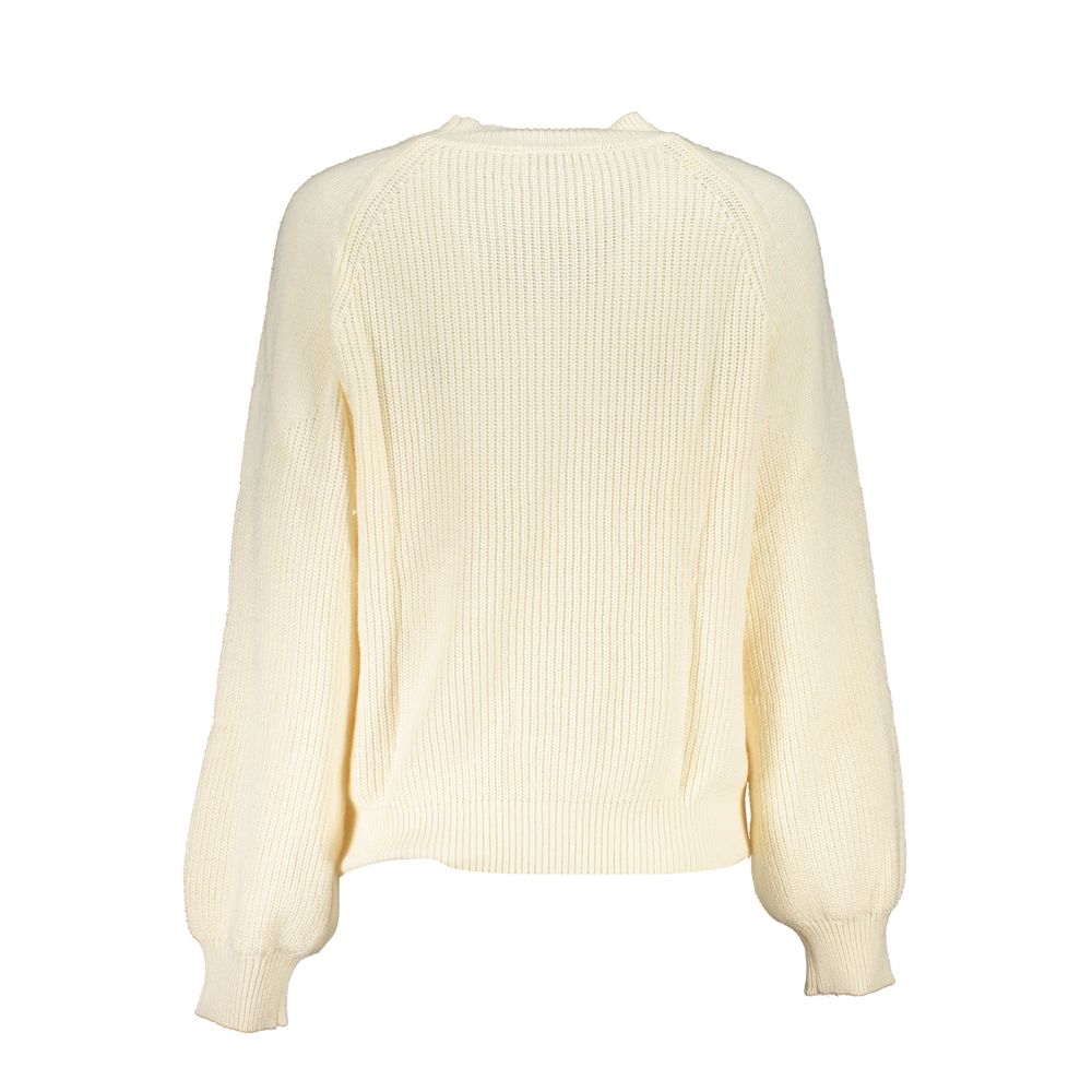 Sweater by Desigual for women in fabric white showcases a sumptuous silhouette, artfully finished with a sumptuous turtle neckline and for a sophisticated, sumptuous look.