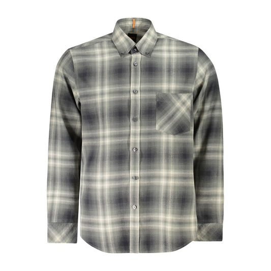 Shirt by Hugo Boss for men in cotton green showcases a sublime silhouette, artfully detailed with a sublime button-down-collar neckline and for a sophisticated, sublime finish.
