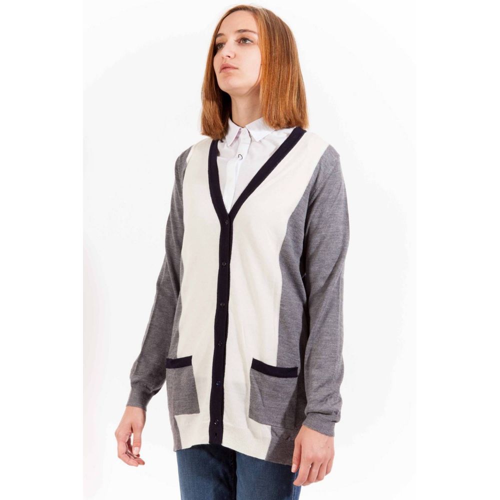 Cardigan by Gant for women in wool gray features an impeccable silhouette, showcasing a sophisticated and detail for a truly impeccable finish.