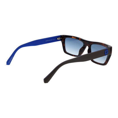 Sunglasses by Guess for men in plastic and brown featuring an opulent rectangle full-rim frame design with a sophisticated brown coloured frame finish and high-performance gradient category-2-medium-tint lens.