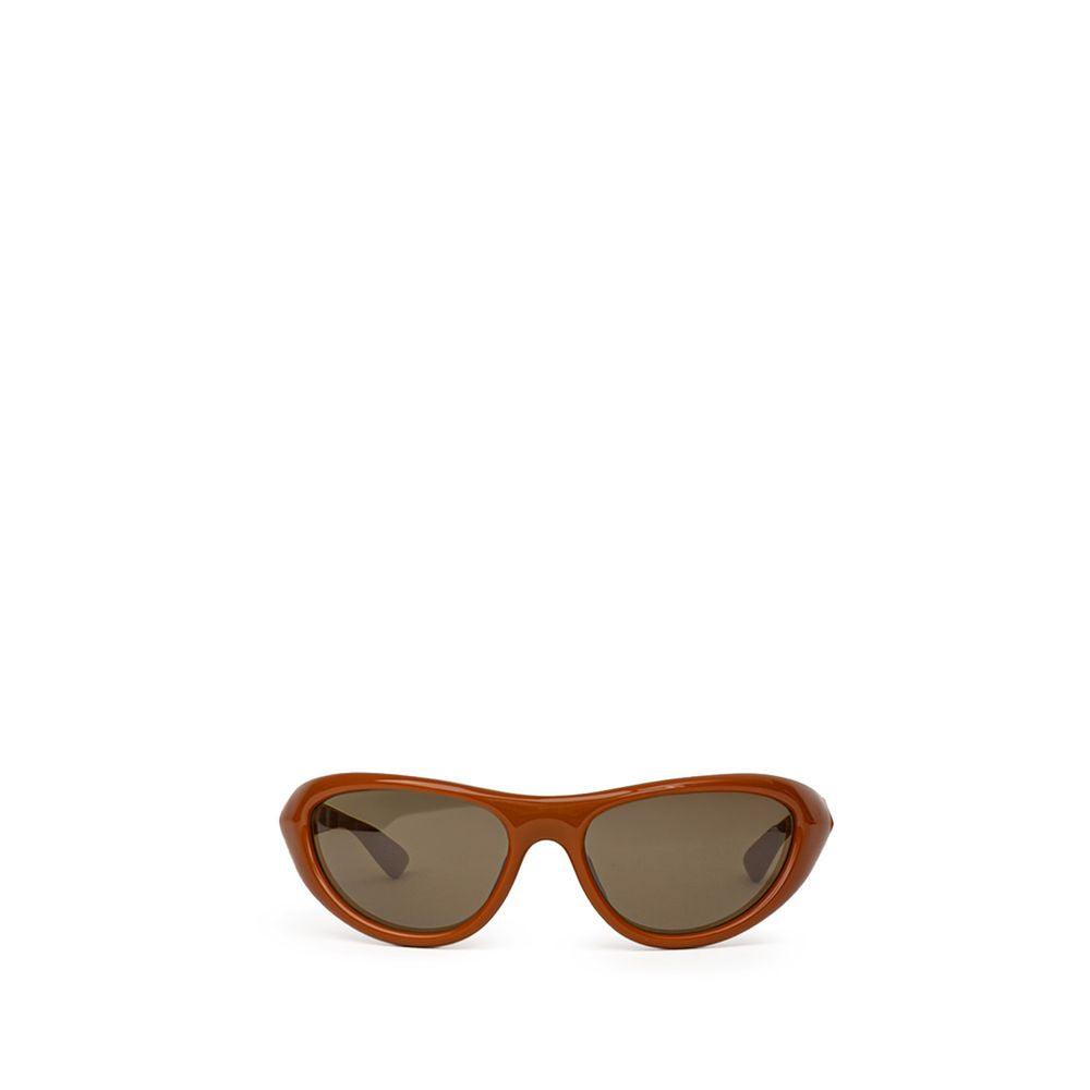 Sunglasses by Bottega Veneta for women in wool and brown & gold presents a enviable silhouette, featuring brown coloured frame and with mirrored lens for a enviable look.
