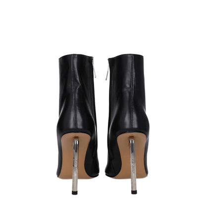 High-Heel Ankle Boots by Off-White for women in leather black, silver & white features an enchanting design from the Women's Leather High-Heel Ankle Boots collection, highlighting a enchanting high-heel 10-cm-heel and for a refined look.
