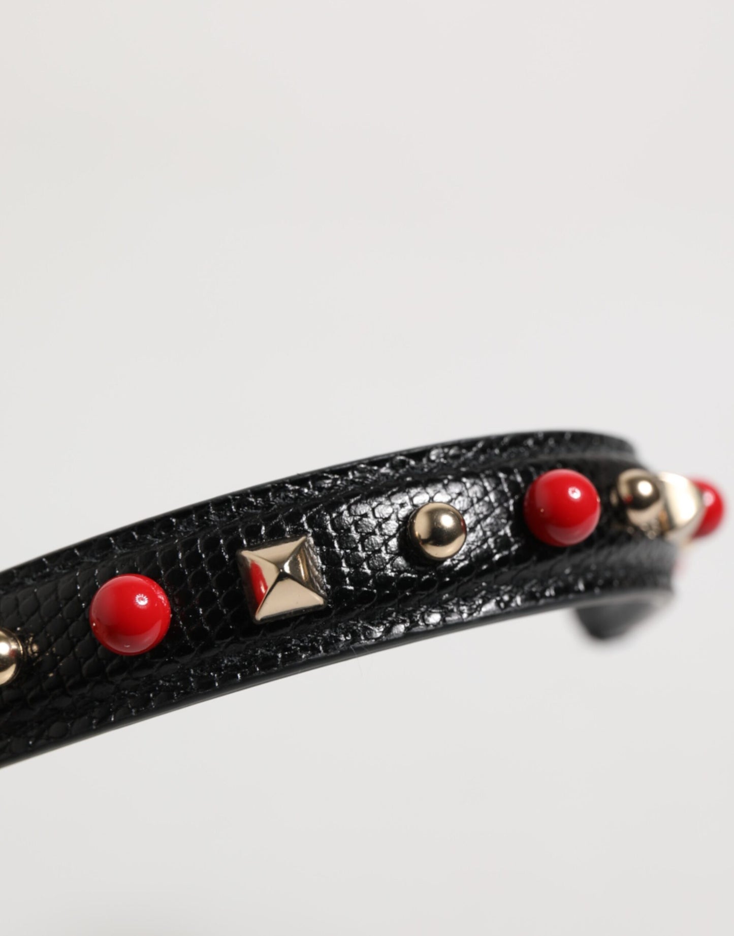 Shoulder Strap by Dolce & Gabbana for women in calf leather black features a contemporary design, highlighting the distinctive style of the Calf Leather Shoulder Strap with a contemporary finish.