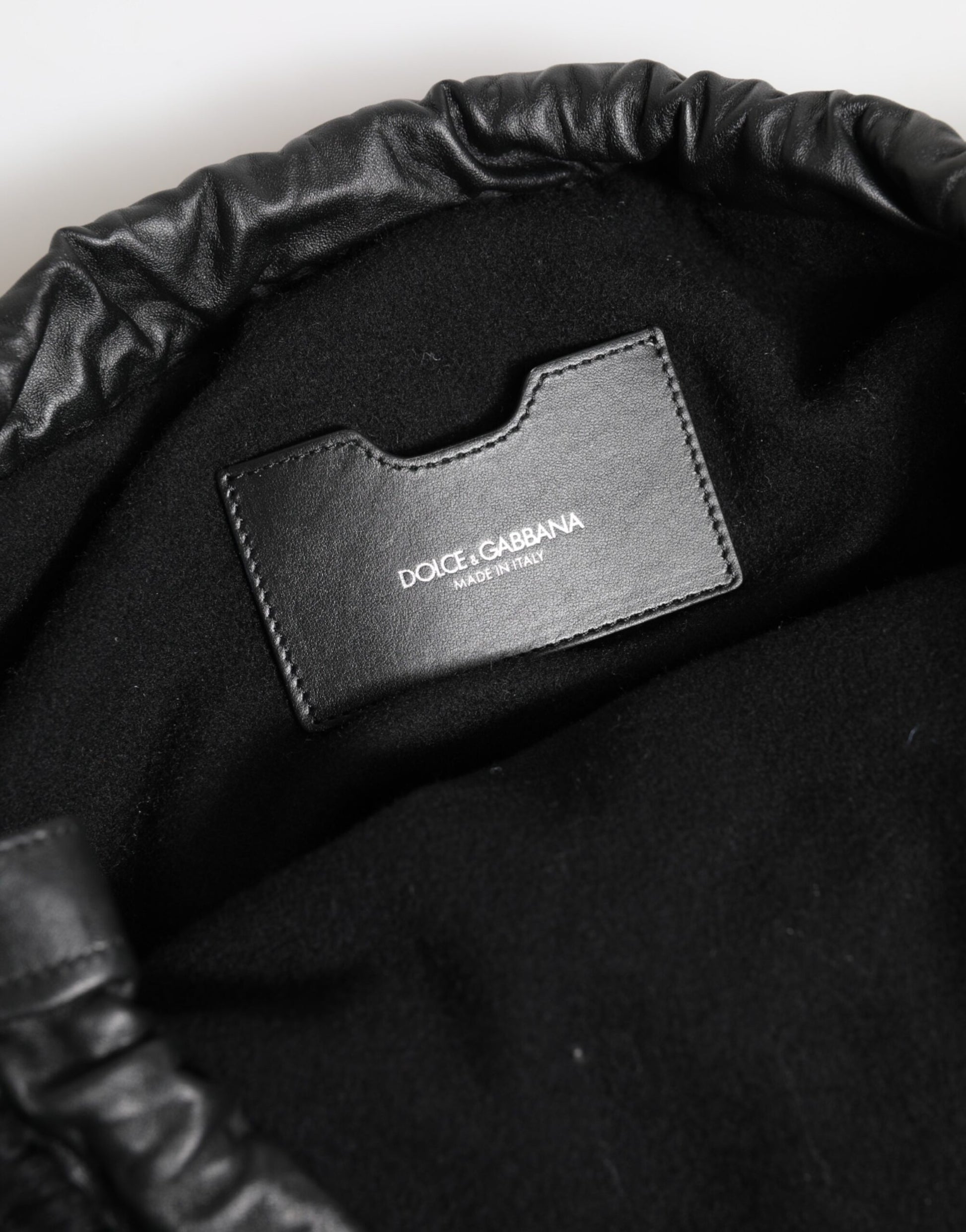 Shoulder Bag by Dolce & Gabbana for women in calfskin leather & cashmere black features a effortless sophistication silhouette, secured by a zipper with ample and versatile shoulder-strap for a effortless sophistication finish.