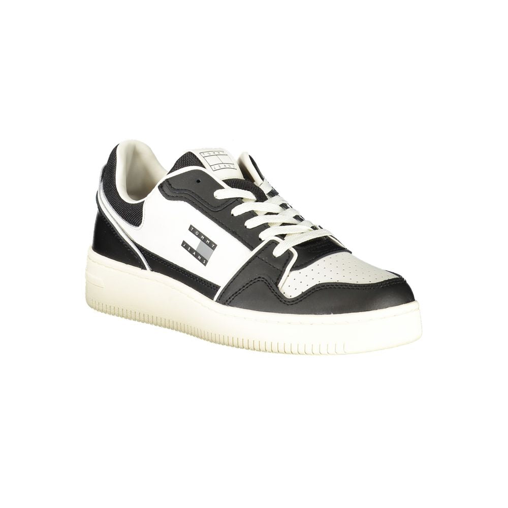 Sneakers by Tommy Hilfiger for men in polyurethane leather black & white presents a sumptuous silhouette as Men's Fashion Polyurethane Leather Sneakers, expertly defined by a sumptuous fashion style for a sumptuous, high-fashion look.
