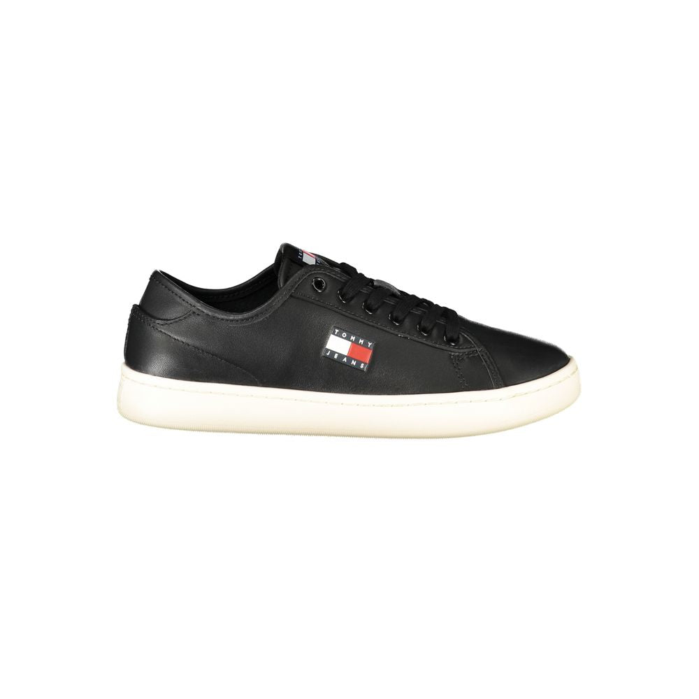 Sneakers by Tommy Hilfiger for women in polyurethane leather black features an sumptuous design from the Women's Fashion Polyurethane Leather Sneakers collection, highlighting a sumptuous fashion style for a premium, high-fashion look.