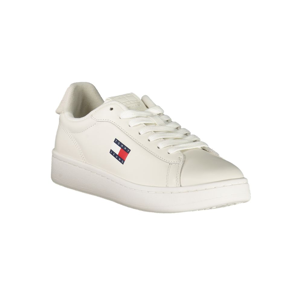 Sneakers by Tommy Hilfiger for women in polyester polyurethane leather white & patterned presents a sumptuous silhouette, artfully capturing the essence of the Ecru Women's Low-Top Polyester Polyurethane Leather Sneakers with its sumptuous low-top style design.
