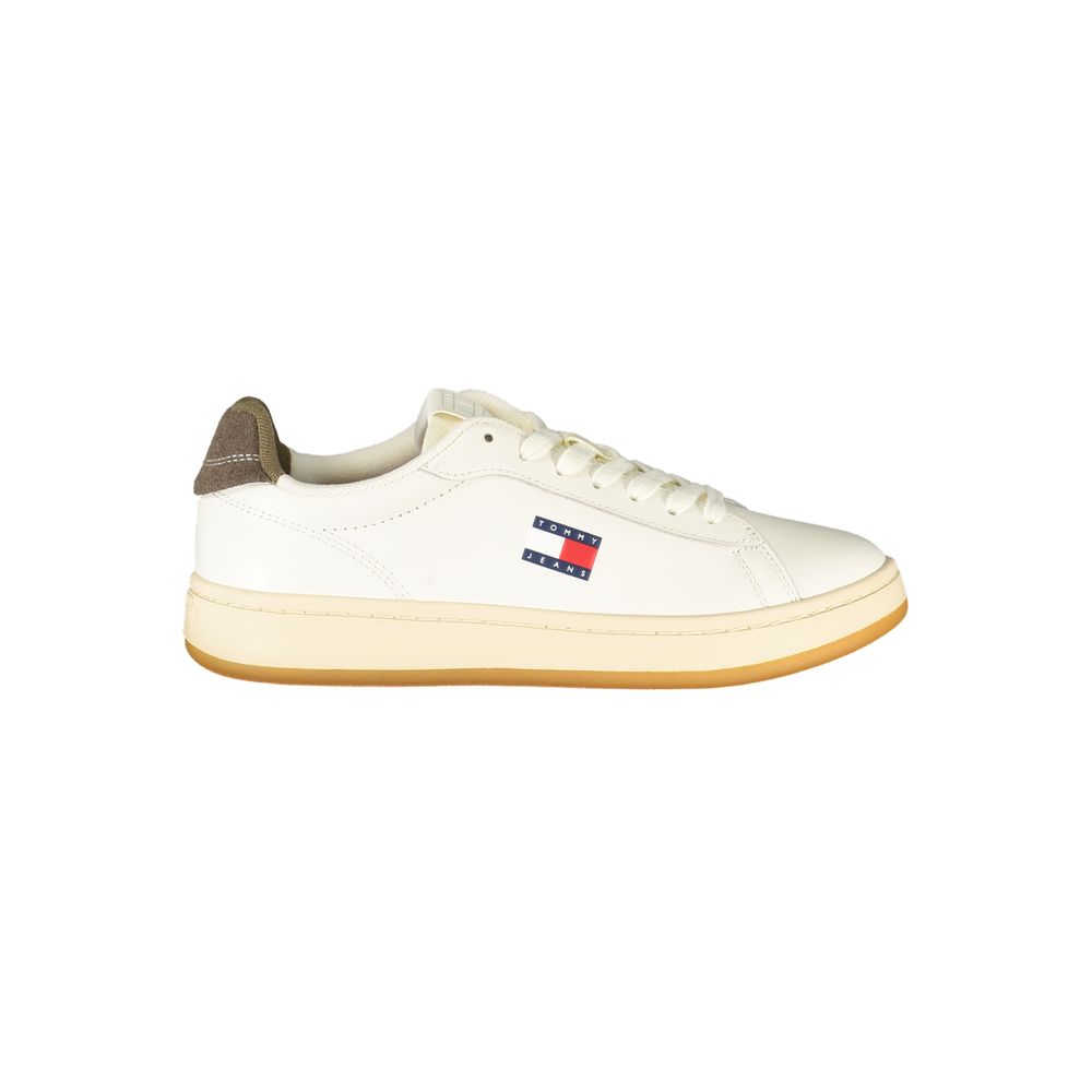 Sneakers by Tommy Hilfiger for women in polyester polyethylene leather brown & white features an sumptuous silhouette, showcasing the premium Women's Fashion Polyester Polyethylene Leather Sneakers in a sumptuous fashion style that offers a sumptuous finish for refined style.