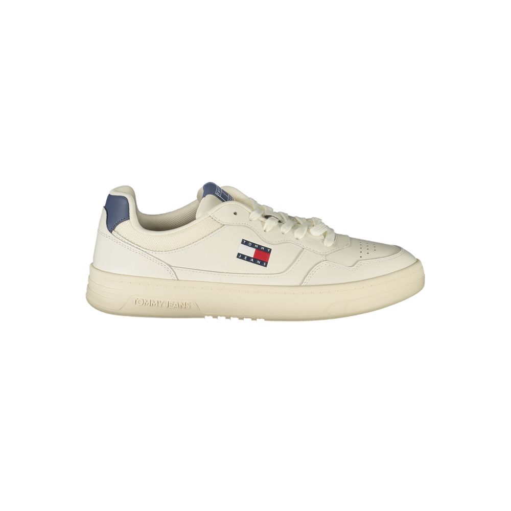 Sneakers by Tommy Hilfiger for men in polyester polyurethane leather blue & white presents a sumptuous silhouette as Men's Fashion Polyester Polyurethane Leather Sneakers, expertly defined by a sumptuous fashion style for a sumptuous, high-fashion look.