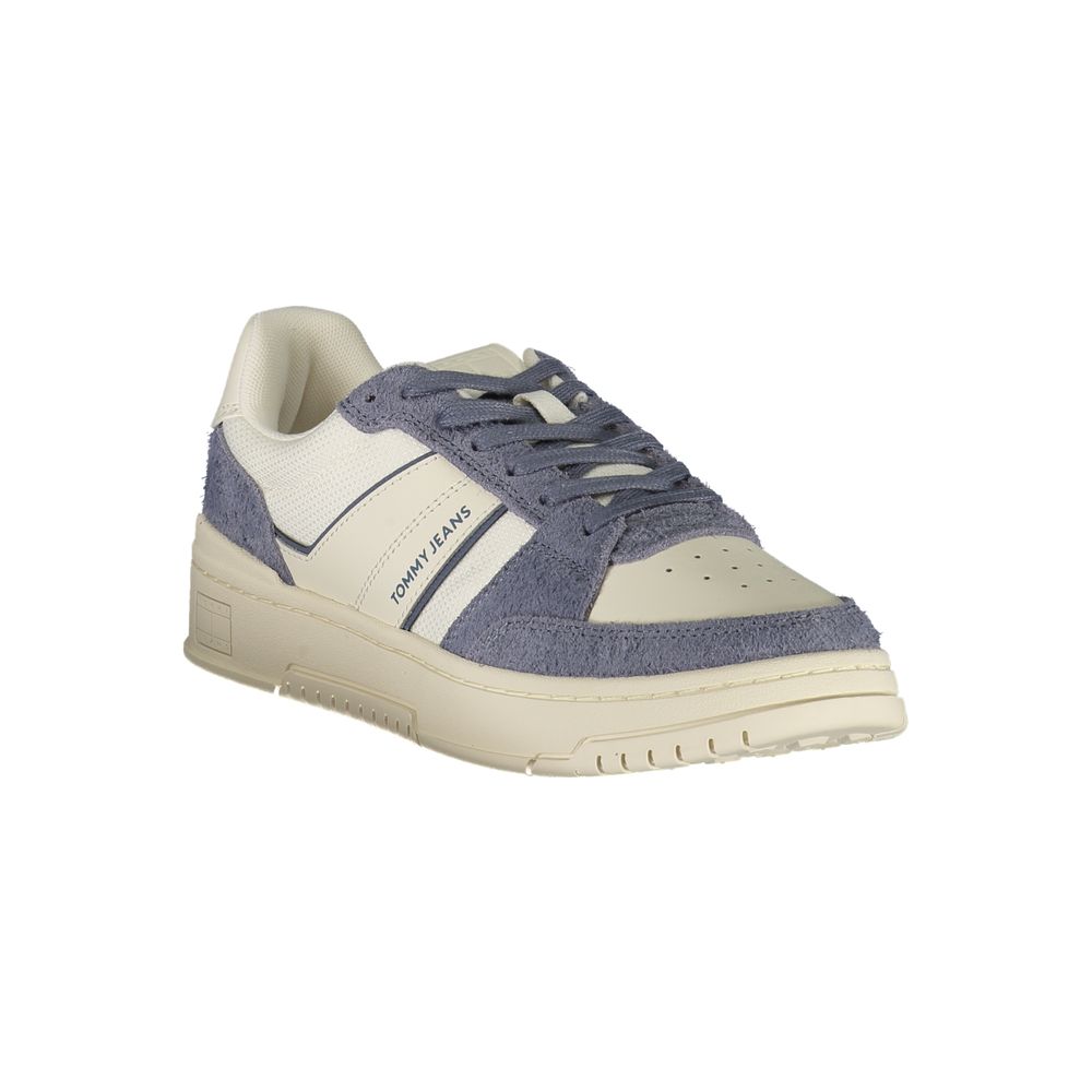 Sneakers by Tommy Hilfiger for men in polyester polyethylene leather blue & white presents a sumptuous silhouette as Men's Fashion Polyester Polyethylene Leather Sneakers, expertly defined by a sumptuous fashion style for a sumptuous, high-fashion look.