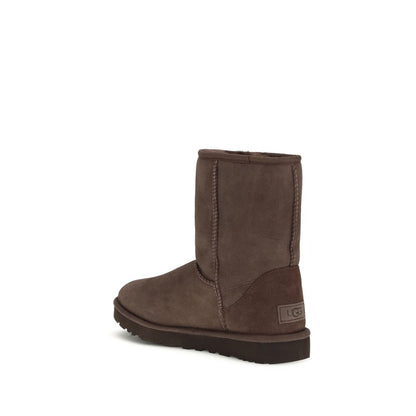 Boots by UGG for women in suede leather & rubber brown features an performance-driven Women's Suede Leather & Rubber Boots silhouette, defined by a sophisticated and a performance-driven .