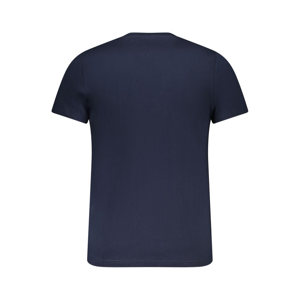 T-Shirt by Tommy Hilfiger for men in cotton blue features an on trend silhouette, perfectly showcasing a on trend and for an elevated aesthetic.