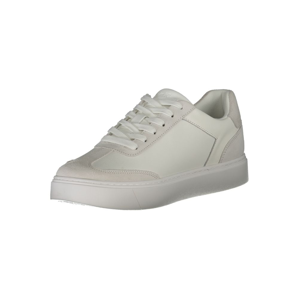 Sneakers by Calvin Klein for men in polyester polyurethane leather white & print features a sumptuous design, perfectly showcasing the sumptuous fashion style of this Men's Fashion Polyester Polyurethane Leather Sneakers.