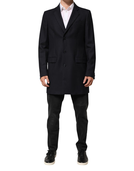 Blazer by Dolce & Gabbana for men in rayon acetate & virgin wool dark-blue presents a distinguished silhouette, detailed with a distinguished single-breasted lapel notch-lapel neckline and distinctive for a truly sophisticated finish.