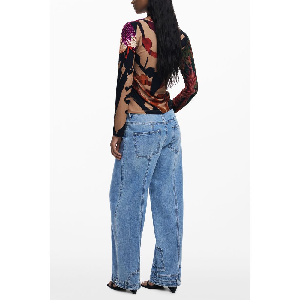 T-Shirt by Desigual for women in stretch viscose brown & print features an edgy silhouette, meticulously detailed with a sophisticated and round neckline for a truly edgy finish.