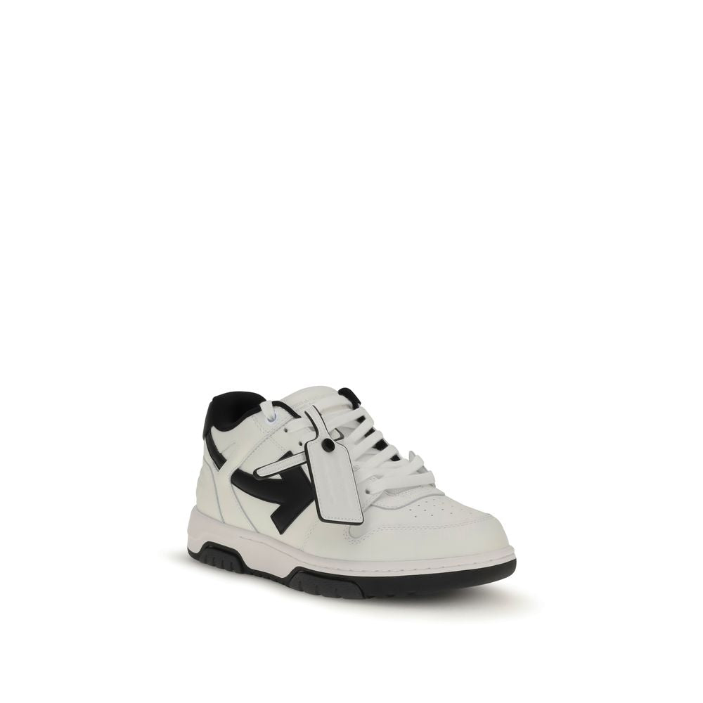 Sneakers by Off-White for men in bos taurus calf leather white presents a sumptuous silhouette as Men's Low Top Bos Taurus Calf Leather Sneakers, expertly defined by a sumptuous low-top style for a sumptuous, high-fashion look.