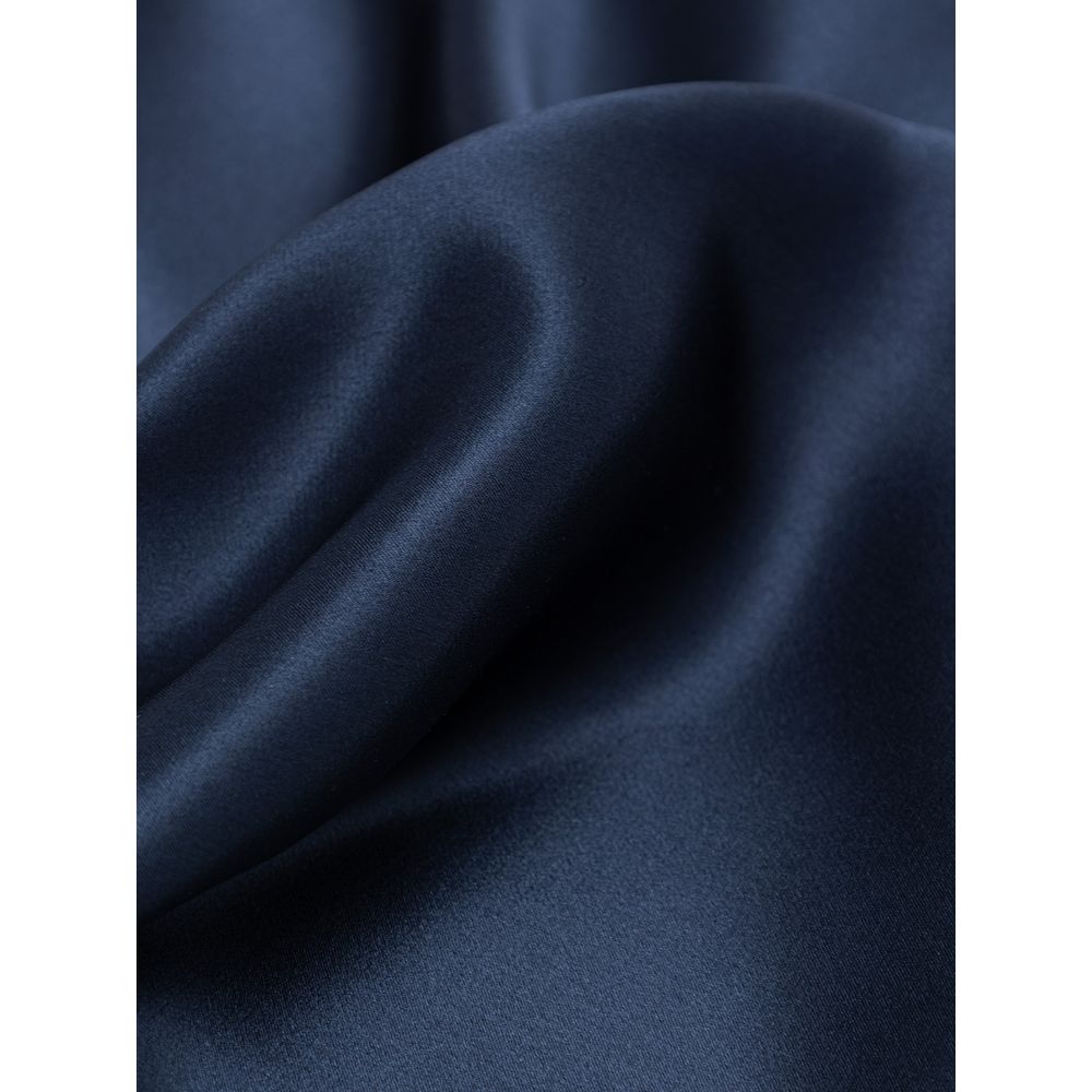 Pocket Square by Dolce & Gabbana for men in silk blue features an chic design from the Silk Pocket Square collection, highlighting an chic fold for a premium look.