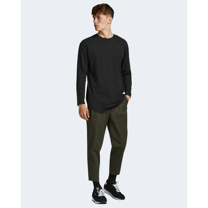 T-Shirt by Jack Jones for men in cotton black showcases a chic silhouette, artfully detailed with a chic and for a chic finish.