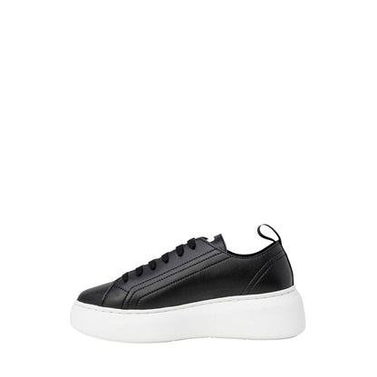 Sneakers by Armani Exchange for women in leather & rubber black presents a sumptuous silhouette, artfully capturing the essence of the Women's Low-Top Casual Leather & Rubber Sneakers with its sumptuous low-top casual style design.