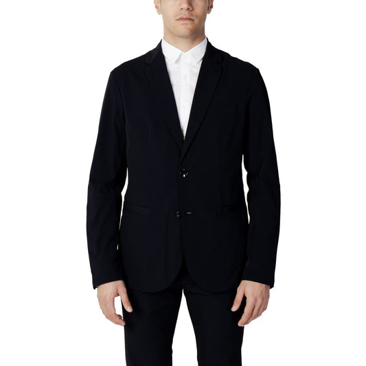 Blazer by Armani Exchange for men in cotton blue features an sartorial silhouette, showcasing a sophisticated round neckline and sartorial for a truly sartorial finish.