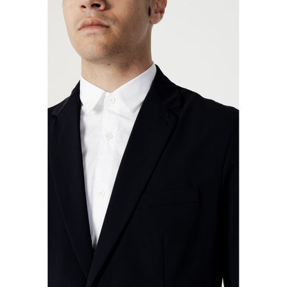 Blazer by Armani Exchange for men in cotton blue showcases a polished silhouette, highlighted by a refined round neckline and polished for a sophisticated finish.