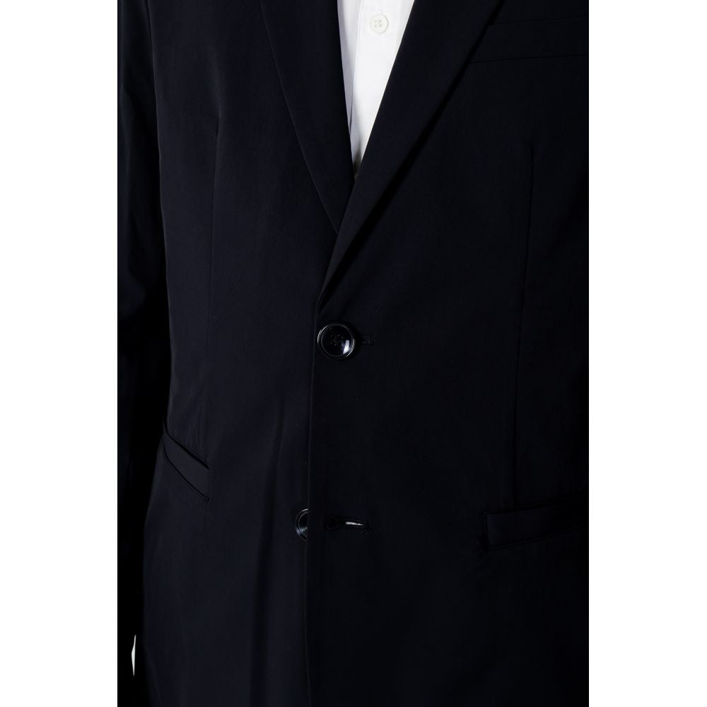 Blazer by Armani Exchange for men in cotton blue features an crisp silhouette with sophisticated and a crisp round neckline for a truly crisp finish.