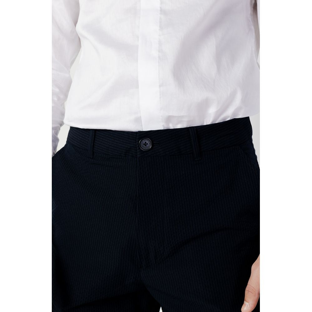 Trousers by Armani Exchange for men in cotton blue features an sartorial silhouette, showcasing a precise regular-fit and long with a sartorial for a refined look.