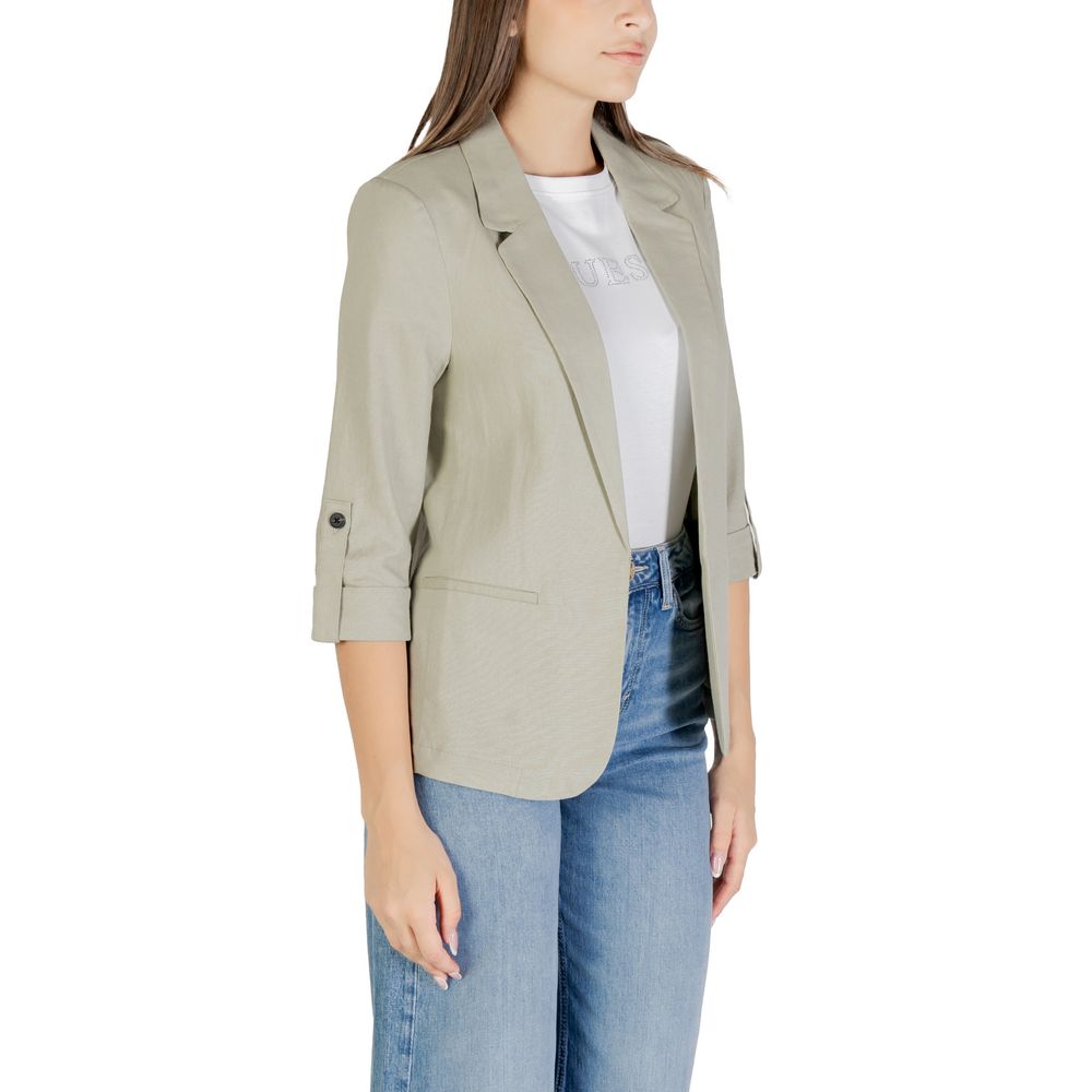 Blazer by Only for women in linen & viscose green features an sartorial silhouette, showcasing a sophisticated and sartorial for a truly sartorial finish.