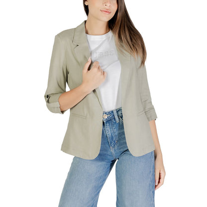 Blazer by Only for women in linen & viscose green showcases a discerning silhouette, elegantly detailed with a sophisticated and premium for a truly discerning finish.