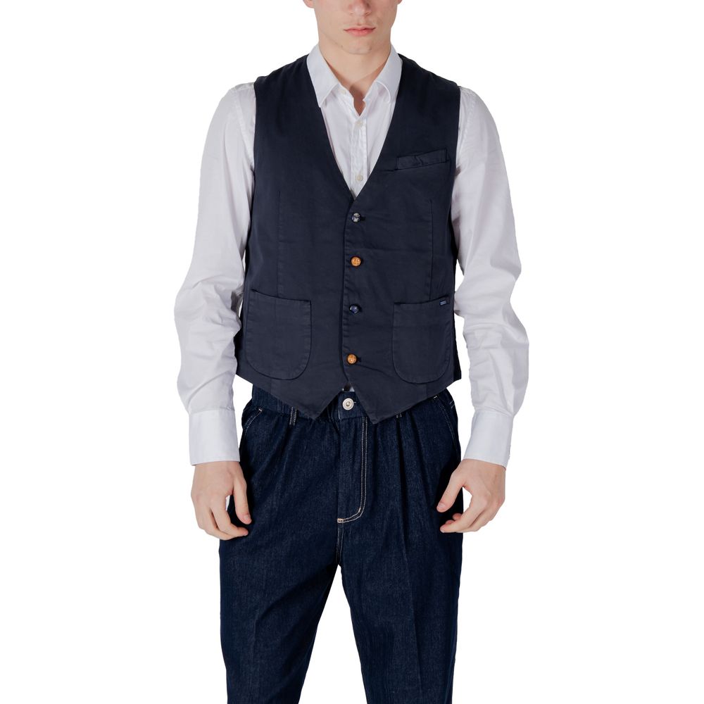 Vest by Gianni Lupo for men in cotton blue features a enviable silhouette, elegantly detailed with a enviable and functional breathable-design & pockets for a enviable finish.