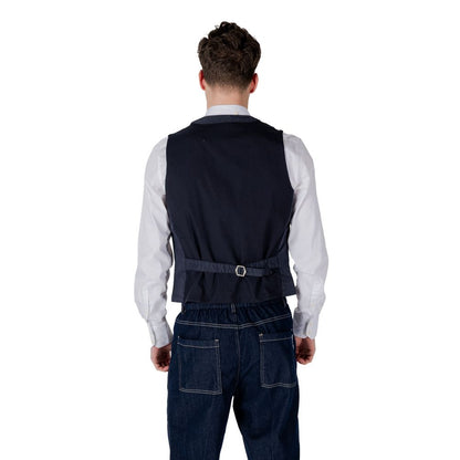 Vest by Gianni Lupo for men in cotton blue showcases a utilitarian silhouette, artfully incorporating breathable-design & pockets and a utilitarian for a truly utilitarian finish.