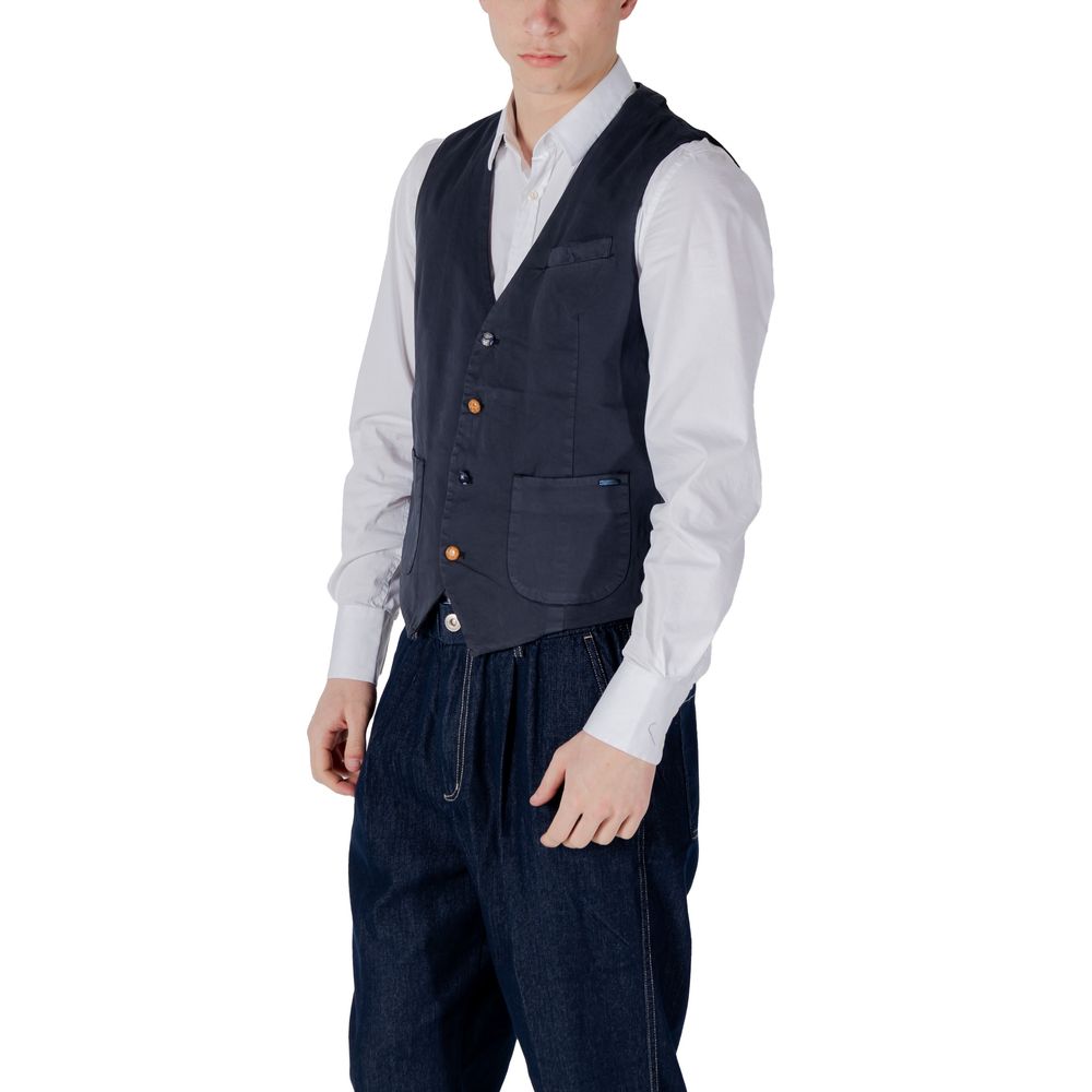 Vest by Gianni Lupo for men in cotton blue features a enviable silhouette, elegantly detailed with a enviable and functional breathable-design & pockets for a enviable finish.