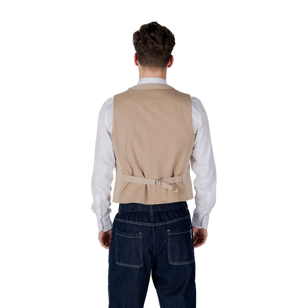Vest by Gianni Lupo for men in cotton beige features a chic silhouette, expertly detailed with a refined and premium for a truly chic look.