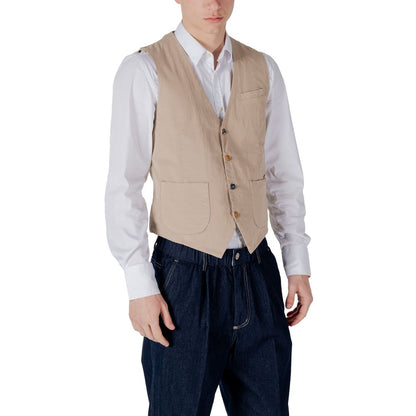 Vest by Gianni Lupo for men in cotton beige showcases a dynamic silhouette, perfectly balancing with a dynamic for a sophisticated, high-fashion look.