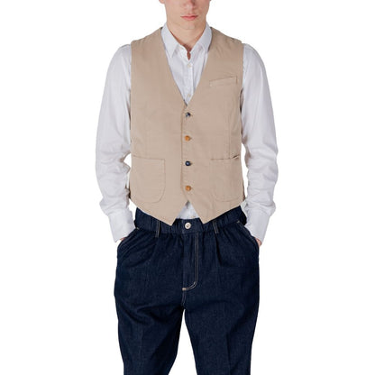 Vest by Gianni Lupo for men in cotton beige showcases a utilitarian silhouette, artfully incorporating and a utilitarian for a truly utilitarian finish.