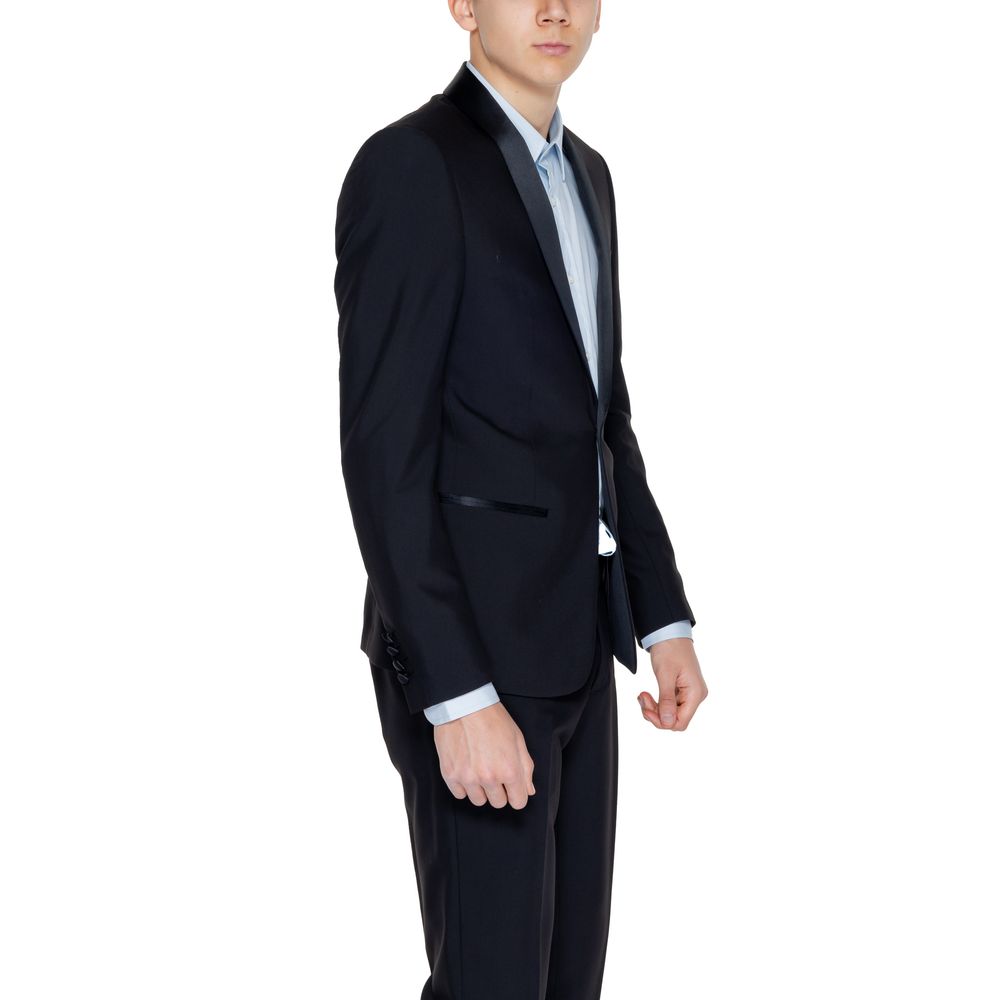 Blazer by Antony Morato for men in satin polyester & viscose black features an stylish silhouette, showcasing a sophisticated and stylish for a truly stylish finish.