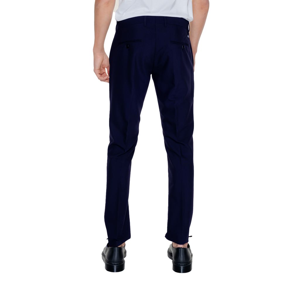 This Pant Suit by Antony Morato for men in stretch viscose polyester blue presents a discerning silhouette, featuring a sophisticated and a discerning for a refined and polished look.