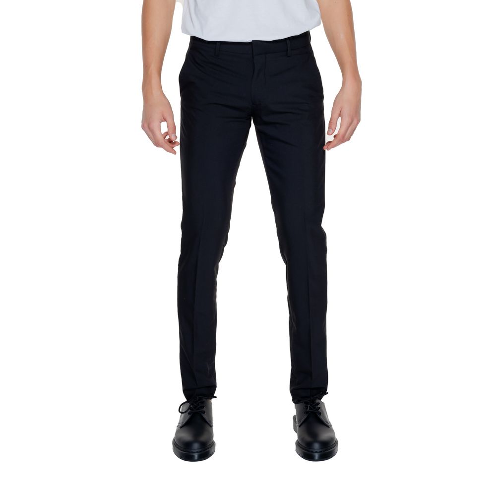 Trousers by Antony Morato for men in stretch viscose polyester black features an on trend silhouette, showcasing a sophisticated slim with a long and for an on trend finish.