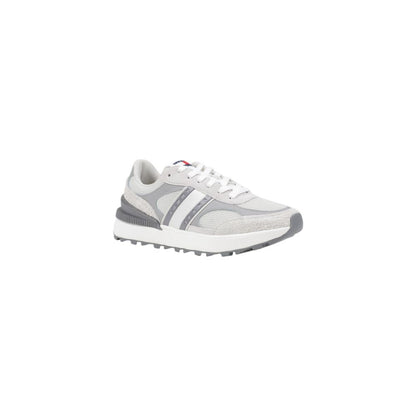 Sneakers by Tommy Hilfiger Jeans for women in suede leather gray features a sumptuous design, perfectly showcasing the sumptuous athletic casual style of this Women's Athletic Casual Suede Leather Sneakers.