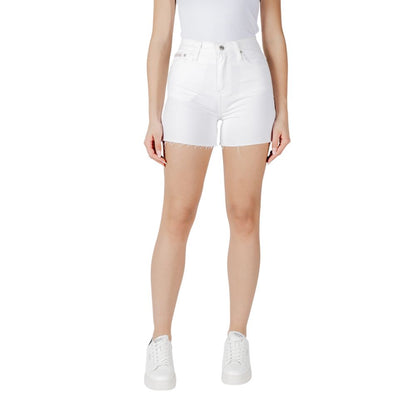 Calvin Klein Jeans Women's Mom Cotton Denim Shorts - White