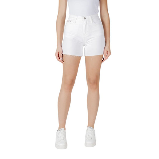 Calvin Klein Jeans Women's Mom Cotton Denim Shorts - White