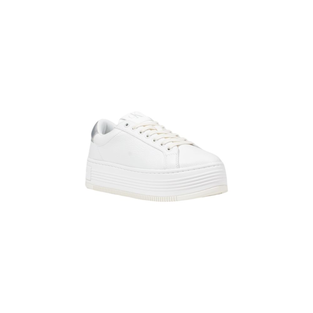Sneakers by Calvin Klein Jeans for women in leather silver features a sumptuous design, perfectly showcasing the sumptuous casual style of this Women's Casual Leather Sneakers.