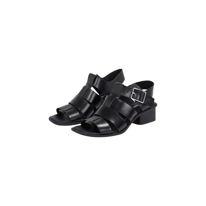 Flat Sandals by Calvin Klein Jeans for women in polyester & polyurethane black features an statuesque silhouette from the Women's Polyester & Polyurethane Flat Sandals collection, showcasing a statuesque flat and elegant .