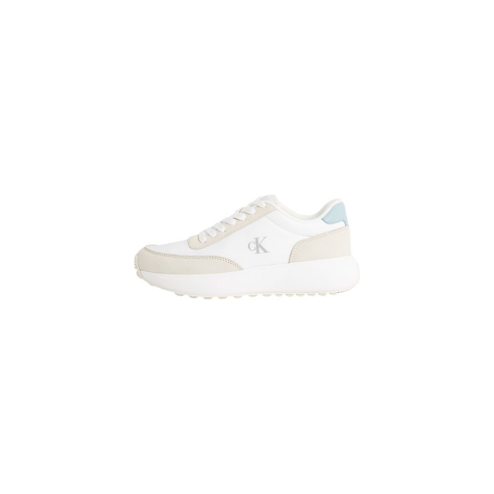 Sneakers by Calvin Klein Jeans for women in leather cream features a sumptuous design, perfectly showcasing the sumptuous low-top style of this Women's Low-Top Leather Sneakers.