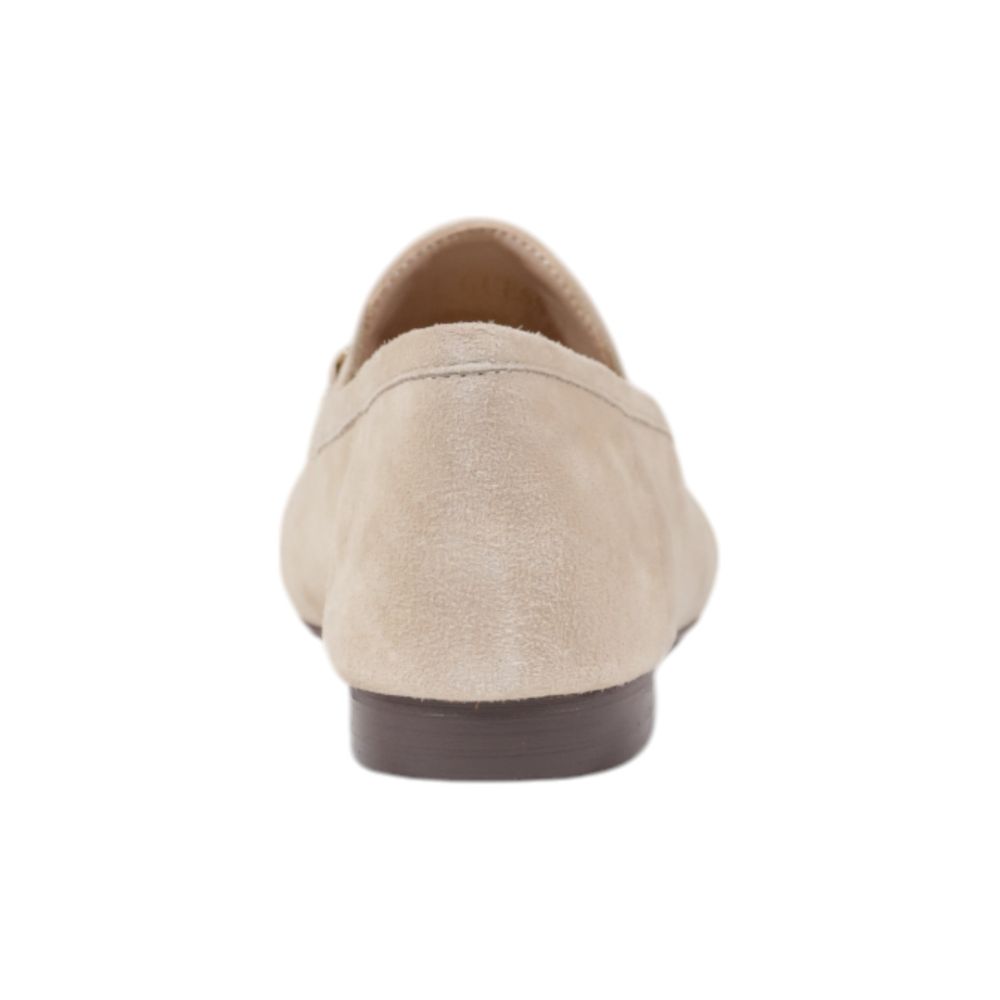 Platform Loafers Pumps Heels by Guess for women in leather beige features a effortless chic silhouette, showcasing the Women's Leather Platform Loafers Pumps Heels design with a effortless chic platform and for a effortless chic finish.