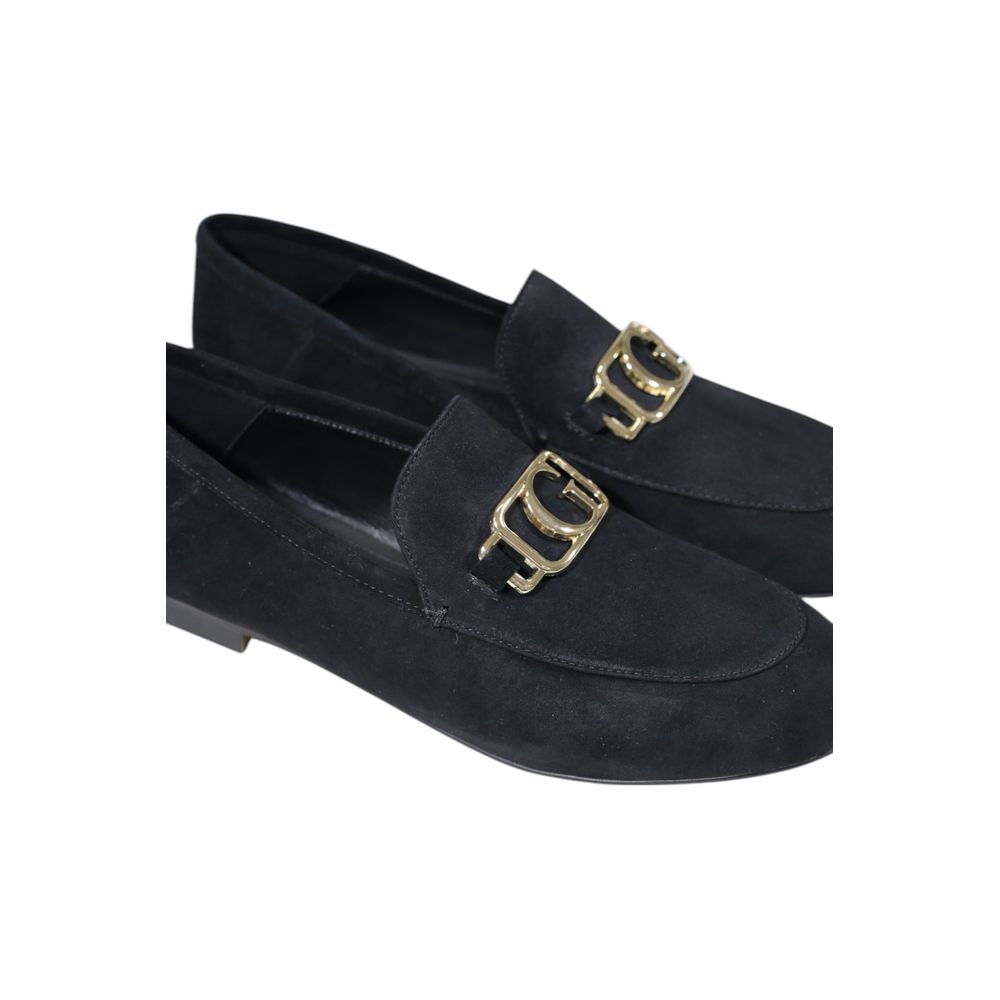 Platform Loafers Pumps Heels by Guess for women in leather black features an effortlessly chic silhouette, showcasing the elegant Women's Leather Platform Loafers Pumps Heels design with a platform and a sophisticated .