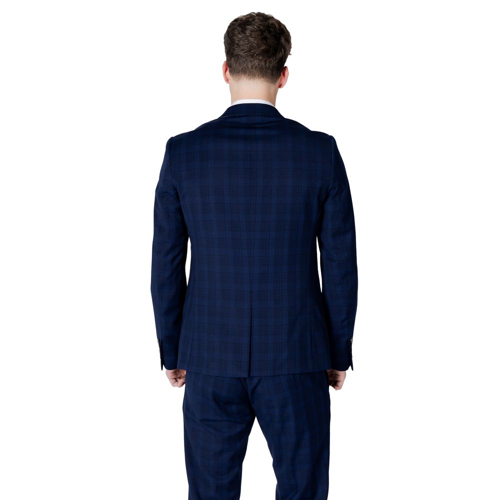 Blazer by Antony Morato for men in stretch polyester & viscose blue features an sartorial silhouette, showcasing a sophisticated lapel notch-lapel neckline and sartorial for a truly sartorial finish.