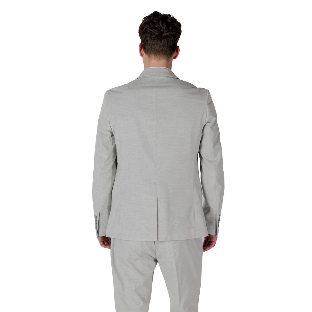 Blazer by Antony Morato for men in stretch polyester & viscose gray presents a distinguished silhouette, detailed with a distinguished and distinctive for a truly sophisticated finish.
